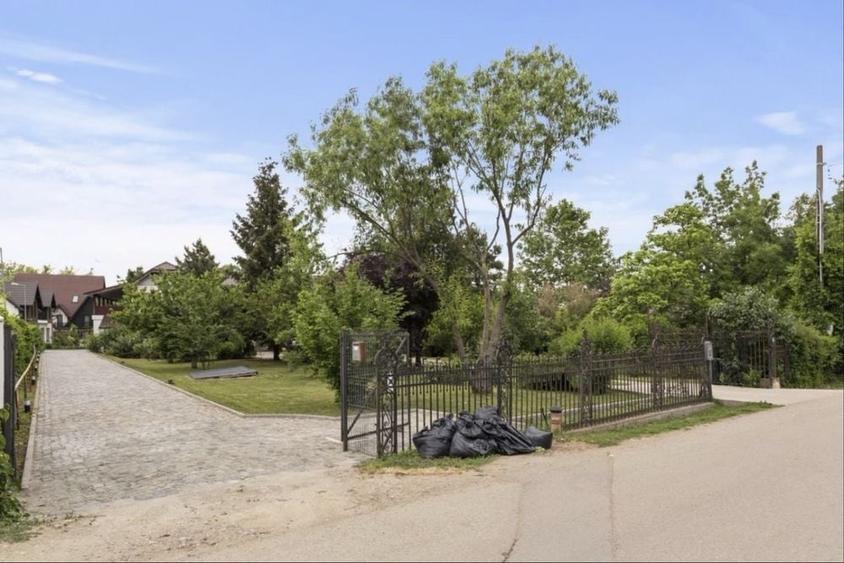 Casa cu teren 2.800 mp in Ostratu, Corbeanca toate utilitatile - 1