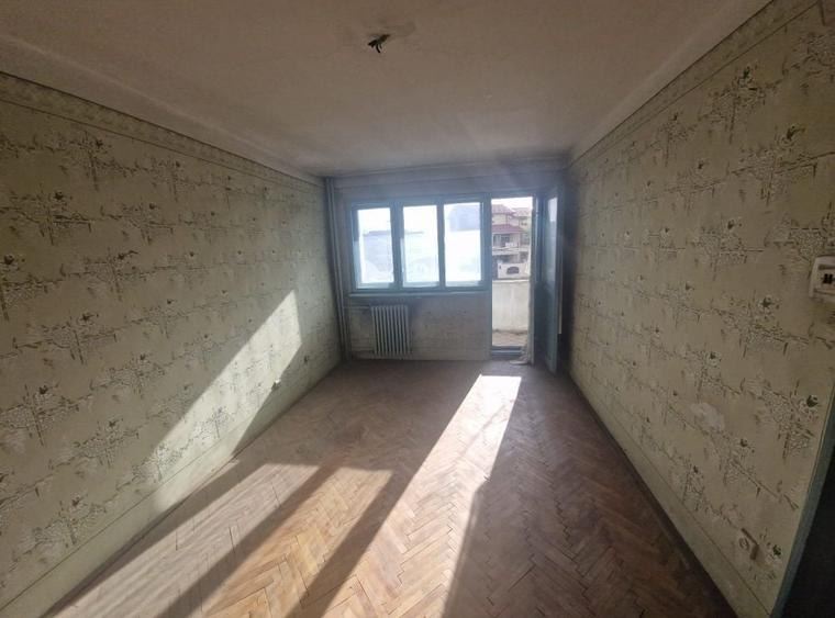 Apartament cu 2 camere decomandat în Micro 5