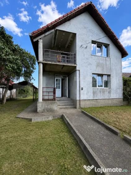 Casă cu 3 camere cu Teren 800 Mp în Cornești