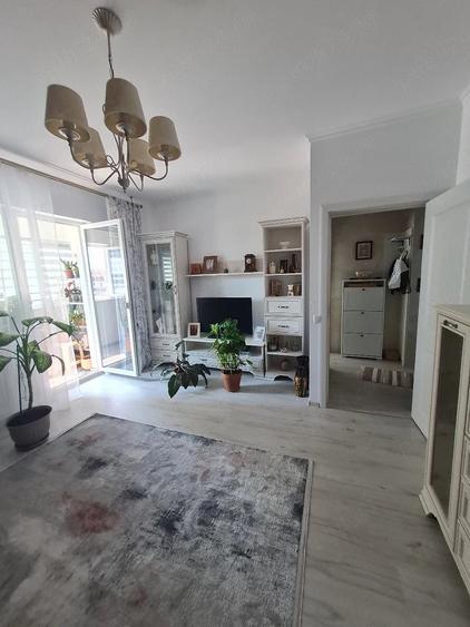 Apartament cu 3 camere decomandat în Chiajna
