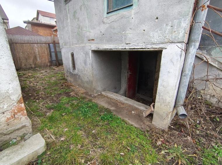 Casă individuală cu 4 camere cu Canalizare în Lazaret