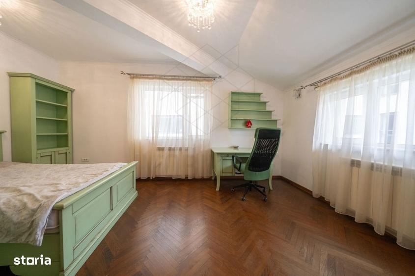 Casă cu 5 camere cu Canalizare în Herăstrău