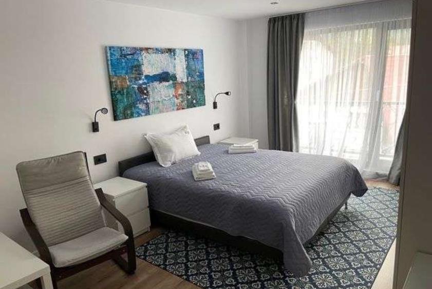 Apartament cu 2 camere decomandat, mobilat în Central