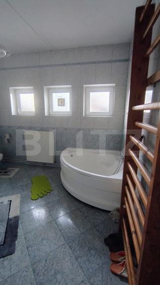 Casă individuală cu 8 camere cu Canalizare în Predeal