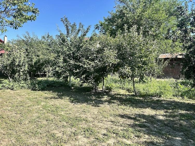 Casă cu 2 camere cu Teren 1250 Mp în Cioceni