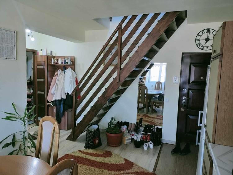 Apartament cu 3 camere decomandat în Exterior Vest