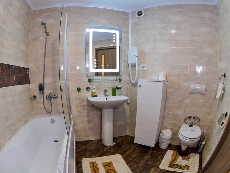 Garsonieră decomandată în Central