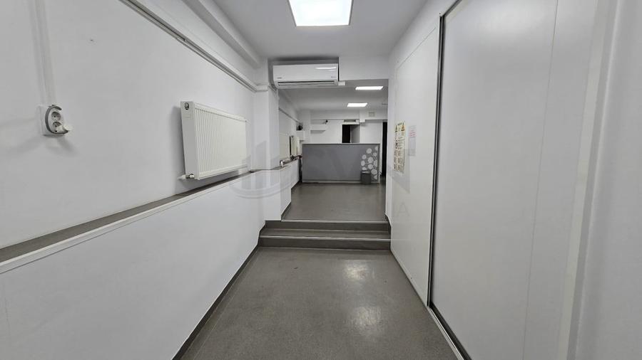Casă individuală cu 16 camere cu Canalizare în Cotroceni