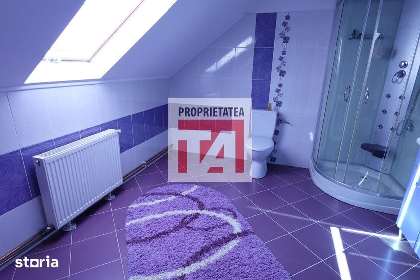 Casă cu 6 camere cu Teren 1500 Mp în Central