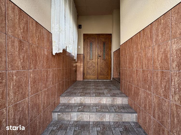 Casă cu 4 camere cu Teren 1065 Mp în Bujac