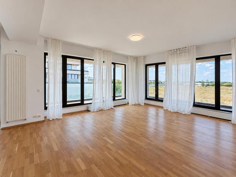 Apartament cu 3 camere semidecomandat, mobilat în Pipera