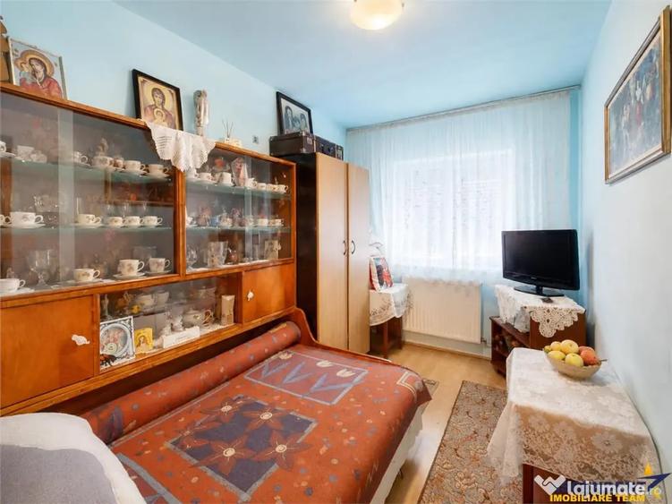 Apartament cu 2 camere decomandat în Triaj