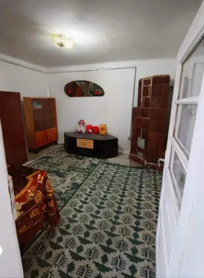 Casă cu 4 camere în Adânca