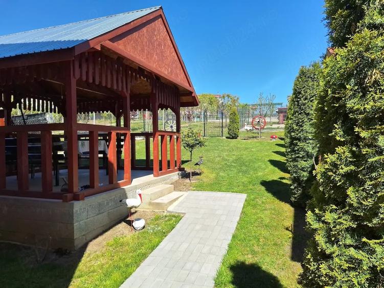 Casă cu 2 camere cu Teren 439 Mp în Iris