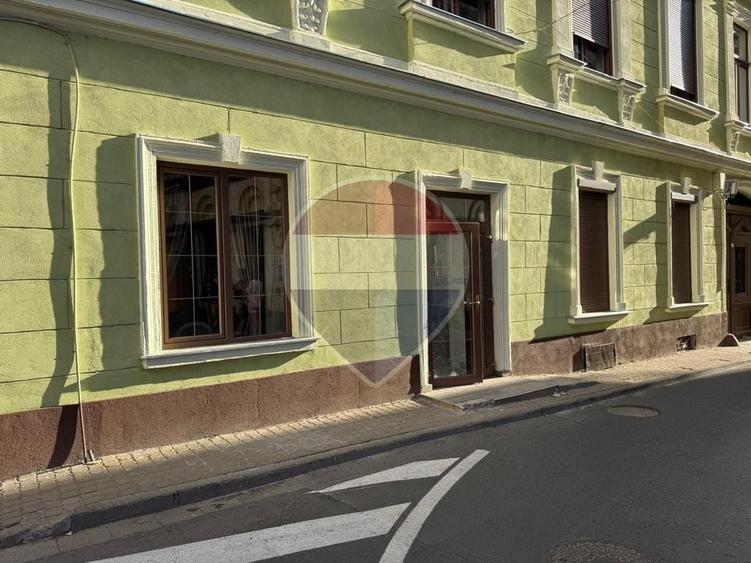 Spațiu comercial, de 97.389999389648 mp, în Ultracentral
