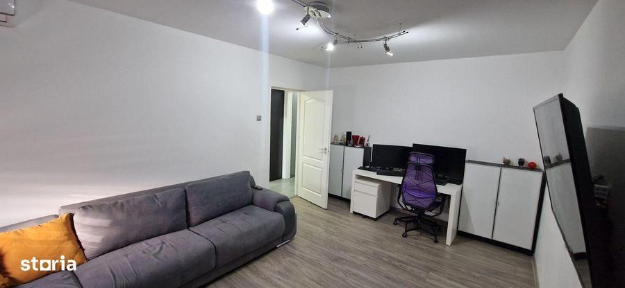 Apartament cu 3 camere decomandat în Valea Oltului