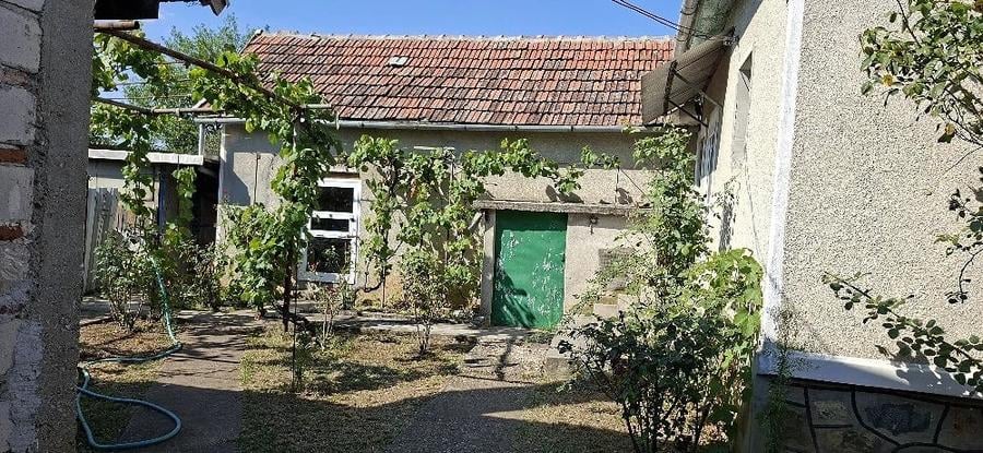 Casă cu 4 camere cu Teren 1200 Mp în Frumușeni