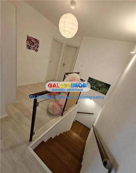 Casă cu 4 camere cu Teren 187 Mp în 1 Decembrie