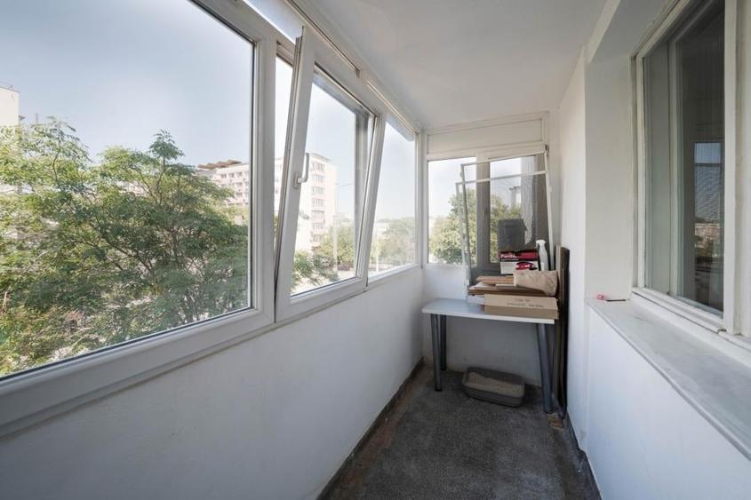 Apartament cu 3 camere semidecomandat în Ștefan cel Mare