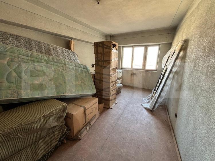 Apartament cu 4 camere decomandat în Micro 11