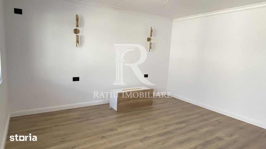 Casă cu 4 camere cu Teren 928 Mp în Sânmartin