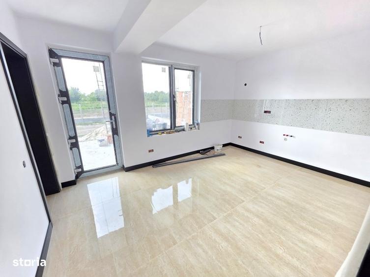 Casă cu 4 camere cu Teren 500 Mp în Central