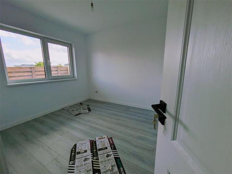 Casă individuală cu 5 camere cu Teren 200 Mp în Valea Lupului