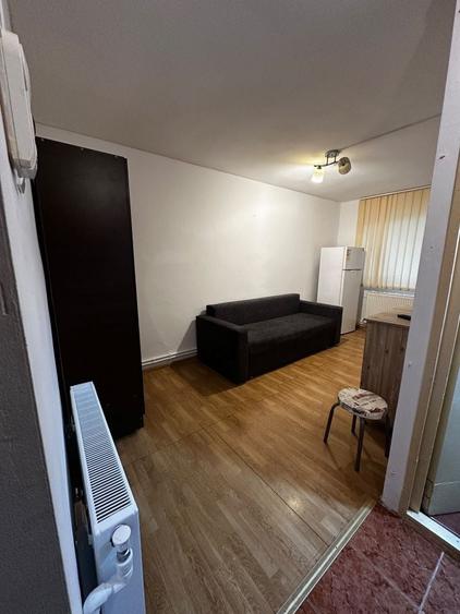 Garsonieră decomandată în Turnătorie