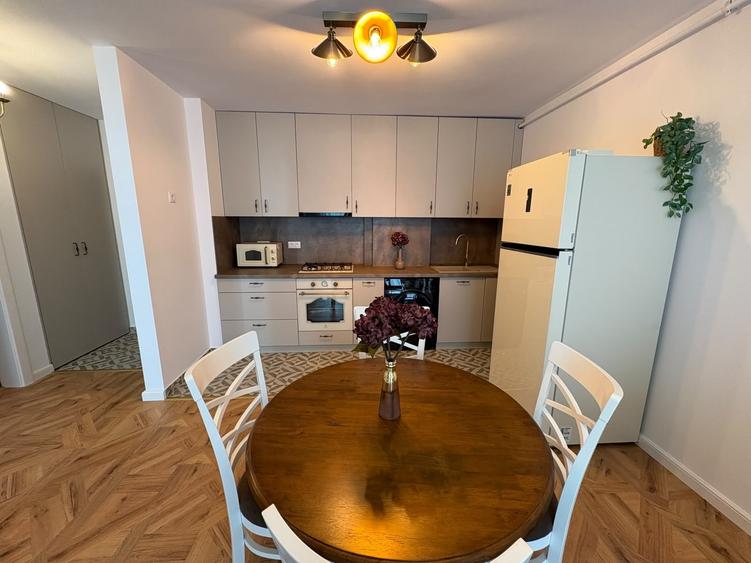 Apartament cu 2 camere semidecomandat în Florești