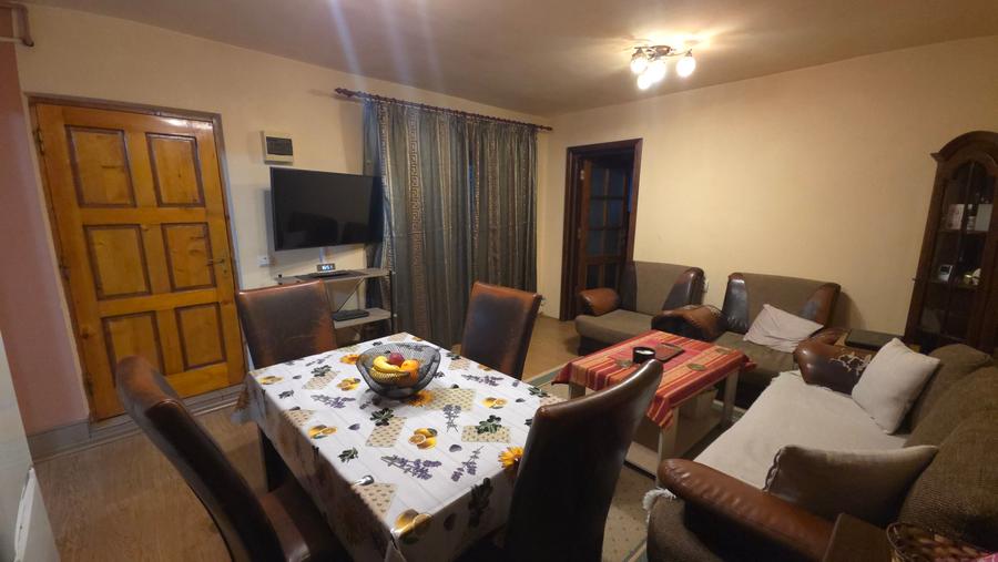 Casă individuală cu 3 camere cu Canalizare în Brătianu