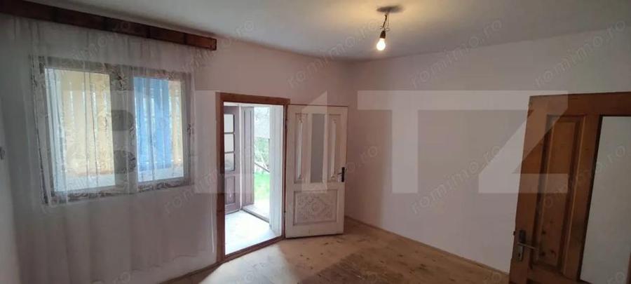 Casă cu Teren 1755 Mp în Malu cu Flori
