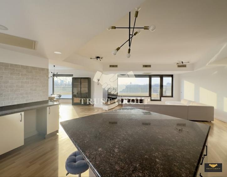 Apartament cu 5 camere decomandat, mobilat în Herăstrău