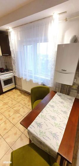Apartament cu 3 camere decomandat, mobilat în Aurel Vlaicu