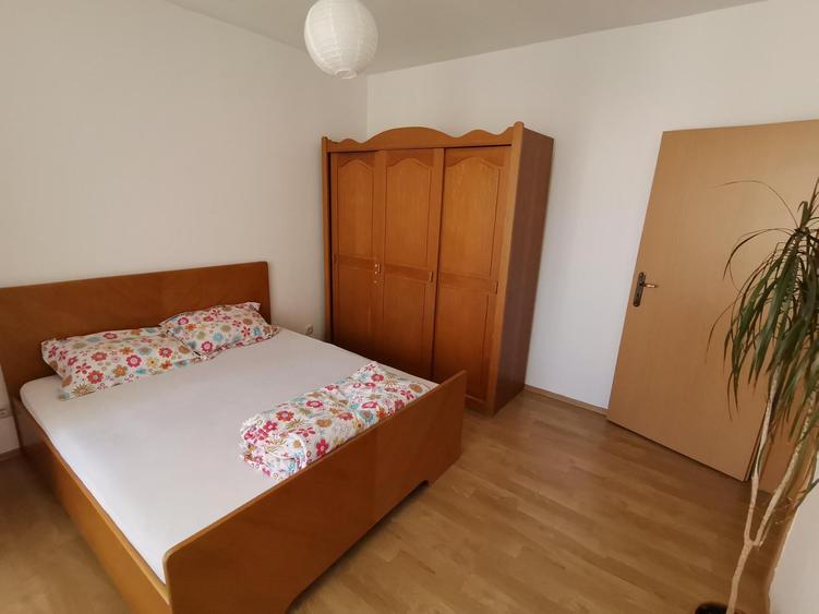 INCHIRIEZ apartament 2 camere, renovat ,zona Turnisor - 1