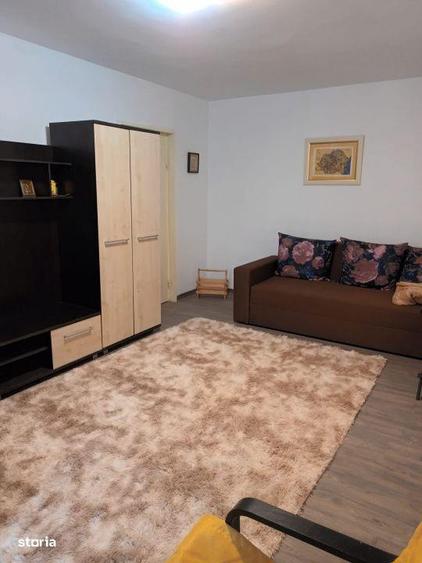 Apartament cu 2 camere semidecomandat, mobilat în Titan