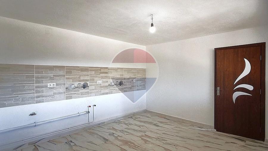 Casă cu 3 camere cu Teren 1163 Mp în Blăjel