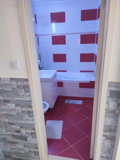 Apartament cu 4 camere decomandat în Central