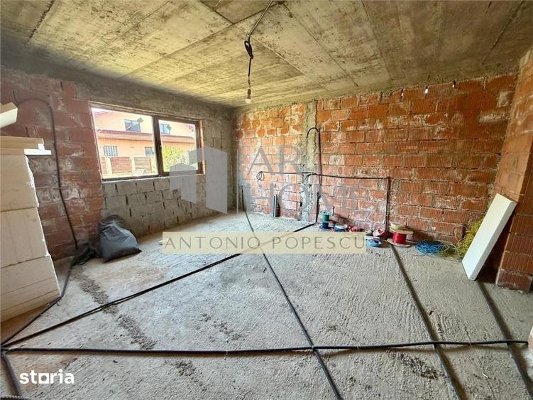 Casă cu 4 camere cu Teren 422 Mp în Păulești