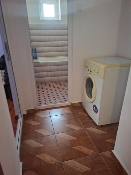 Apartament cu 2 camere semidecomandat, mobilat în Fetești-Gară