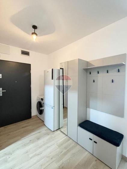 Apartament cu 2 camere semidecomandat, mobilat în UTA