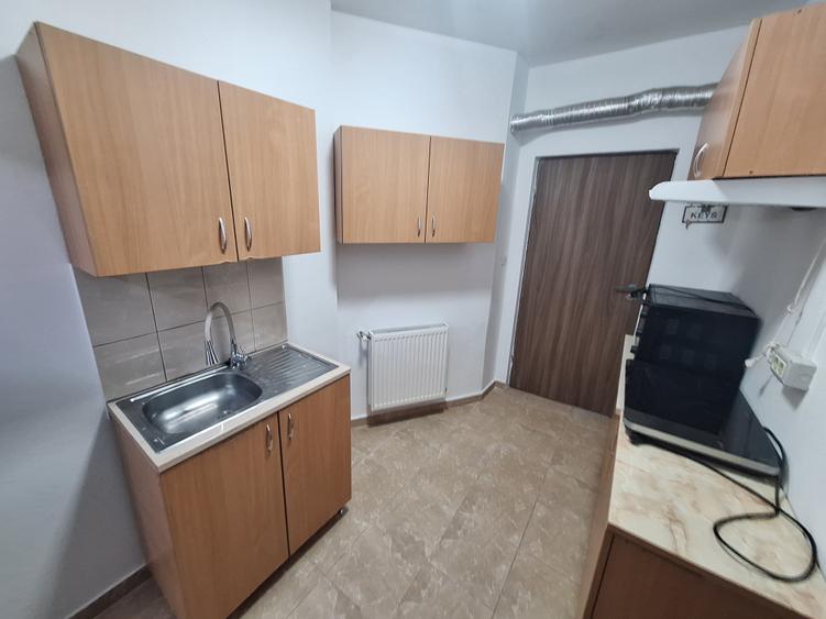 Garsonieră decomandată în Complex Studențesc