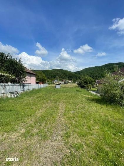 Teren de 868 mp, în Ferneziu