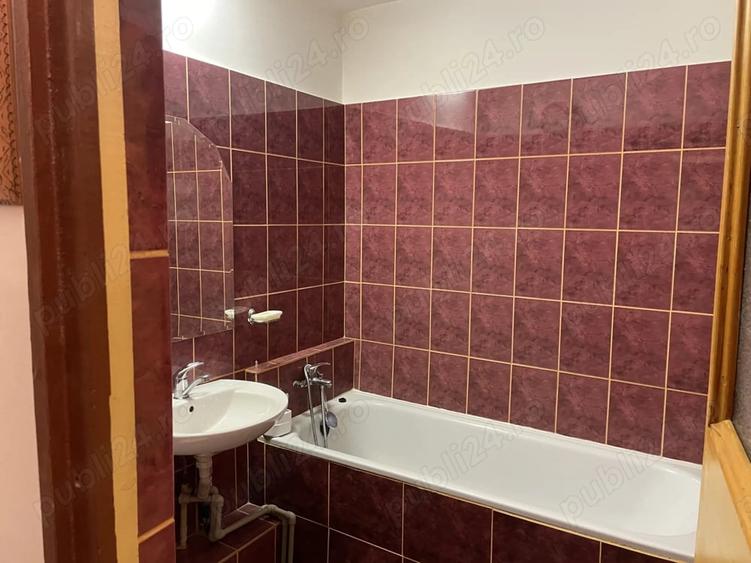 Apartament cu 2 camere decomandat în Frații Golești