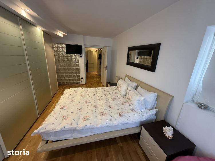 Apartament cu 3 camere decomandat în Faleza Nord