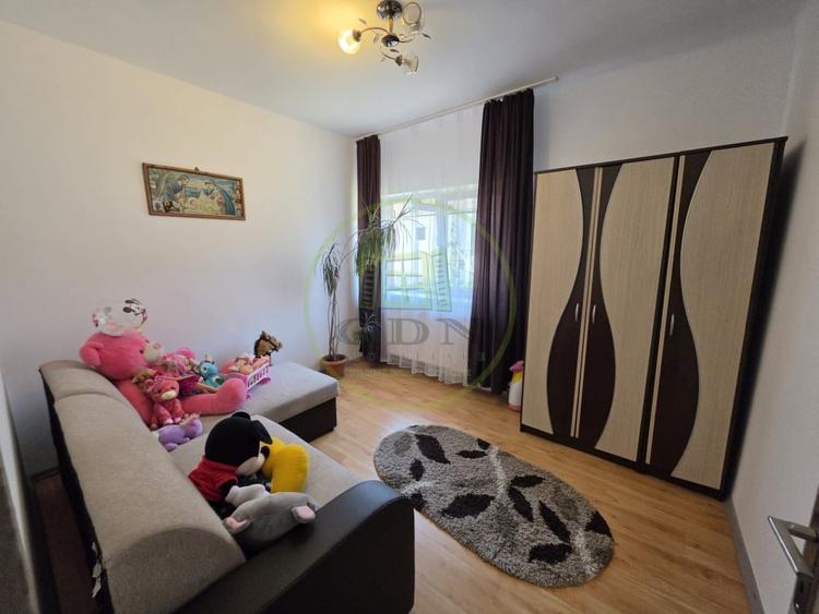 Casă individuală cu 5 camere cu Canalizare în Turnișor