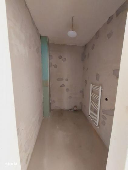 Casă cu 4 camere în Luna