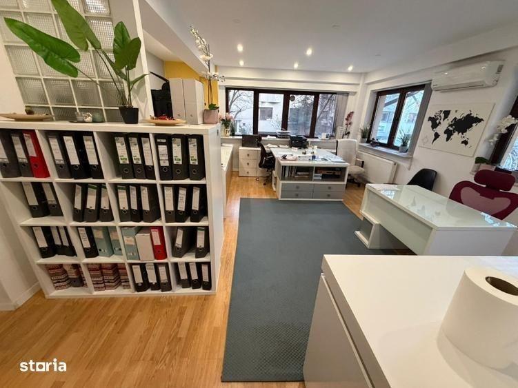 Apartament cu 3 camere în Capitale — fotografia 1
