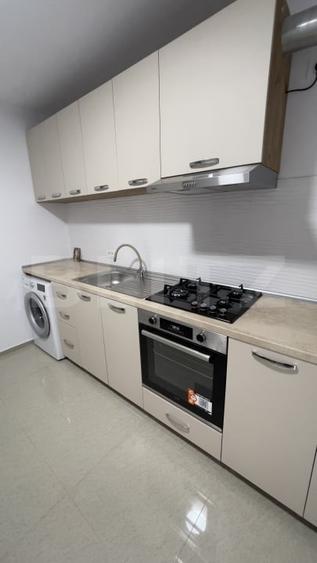 Apartament cu 3 camere semidecomandat, mobilat în Central