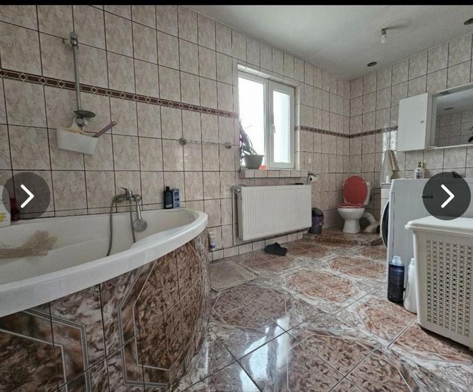 Apartament cu 4 camere decomandat în Victoriei — fotografia 1