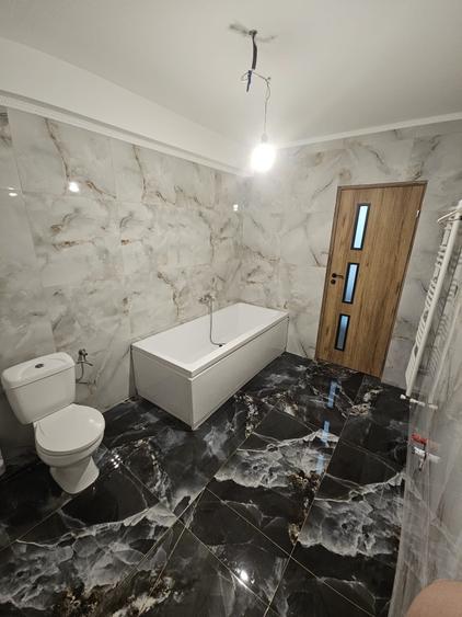 Casă cu 4 camere decomandat în Central